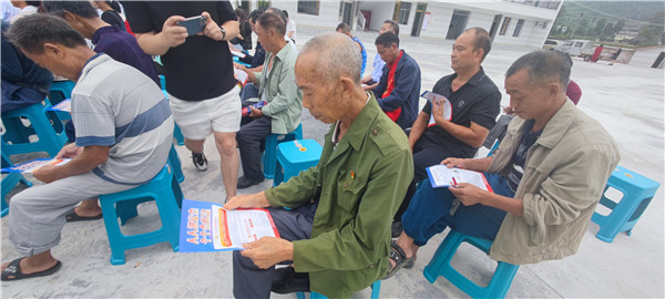 2023-6-21  貴州陽(yáng)光產(chǎn)權(quán)交易所開(kāi)展我們的節(jié)日·端午節(jié)主題實(shí)踐活動(dòng)暨鄉(xiāng)村振興調(diào)研活動(dòng)12.jpg