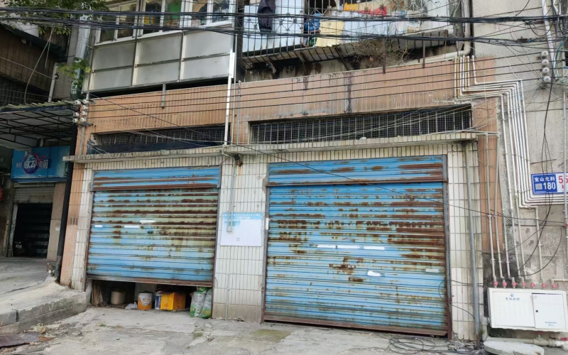 貴州省機(jī)關(guān)事務(wù)管理局國(guó)有資產(chǎn)管理服務(wù)中心貴陽市云巖區(qū)寶山北路180號(hào)55棟一單元1樓最左側(cè)2間車庫(kù)招租