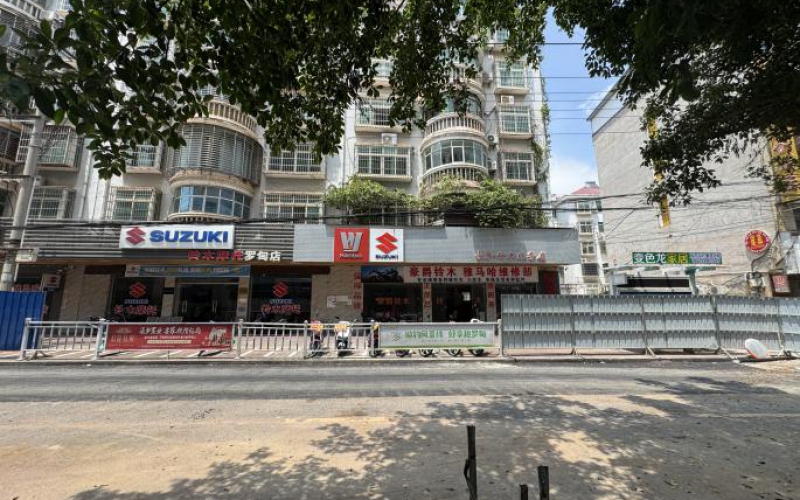 環(huán)城路職工住宅區(qū)一樓1、2-6號(hào)門面轉(zhuǎn)讓（持有方：貴州省機(jī)關(guān)事務(wù)管理局國(guó)有資產(chǎn)管理服務(wù)中心）