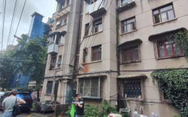 南明區(qū)新華路68號(hào)4棟2單元附7號(hào)轉(zhuǎn)讓（持有方：貴州省機(jī)關(guān)事務(wù)管理局國(guó)有資產(chǎn)管理服務(wù)中心）