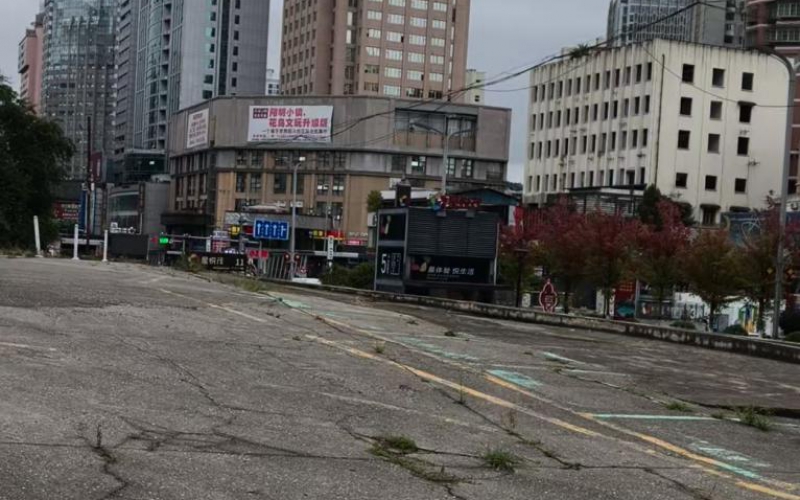 貴州省機(jī)關(guān)事務(wù)管理局國有資產(chǎn)管理服務(wù)中心貴陽市云巖區(qū)城基路停車場及附屬用房招商